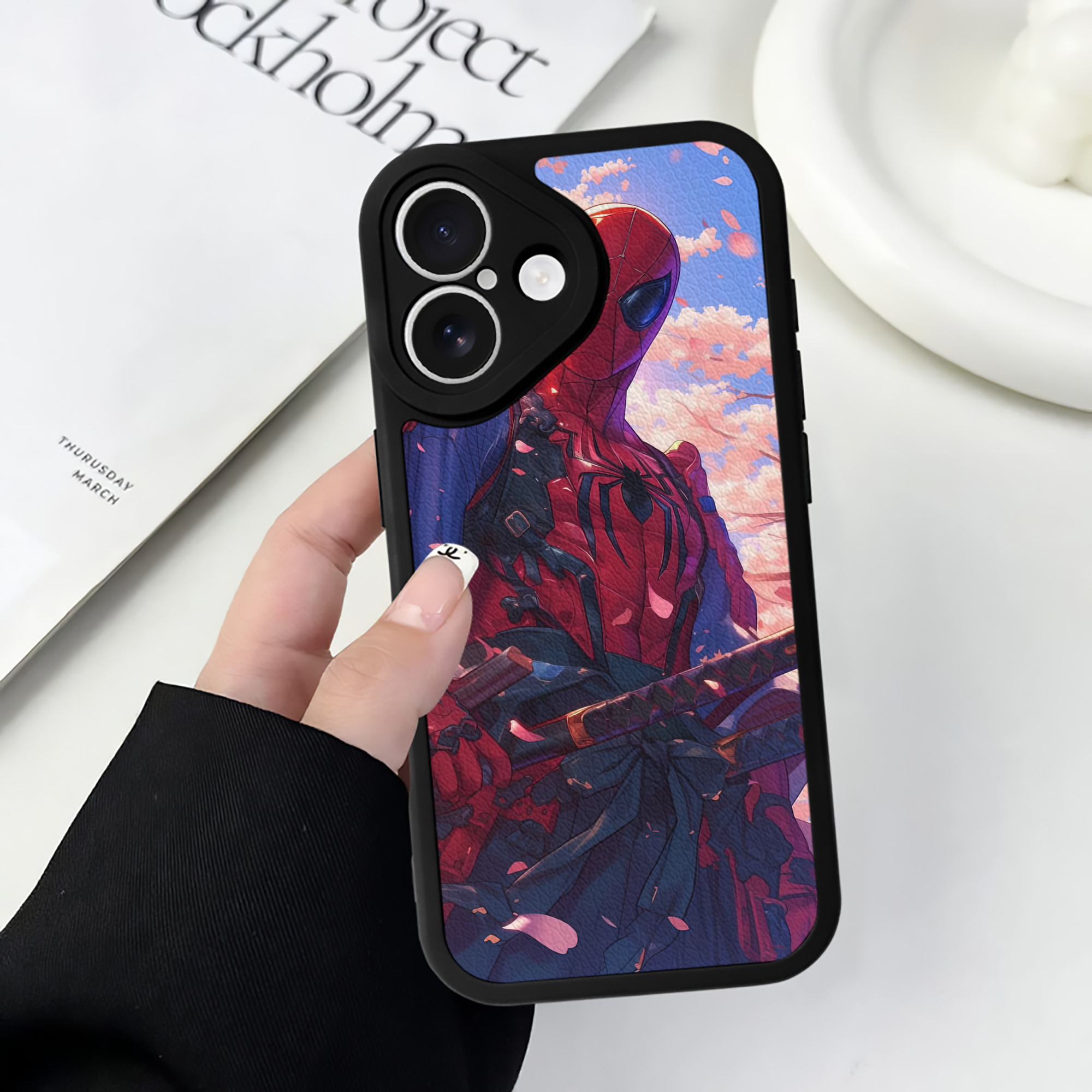 Spider Man スパイダーマン 【iPhone 16シリーズ対応】シリコンスマホケース（レザー調） 材質：シリコン